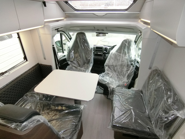 ADRIA　Matrix　Supreme　670SL