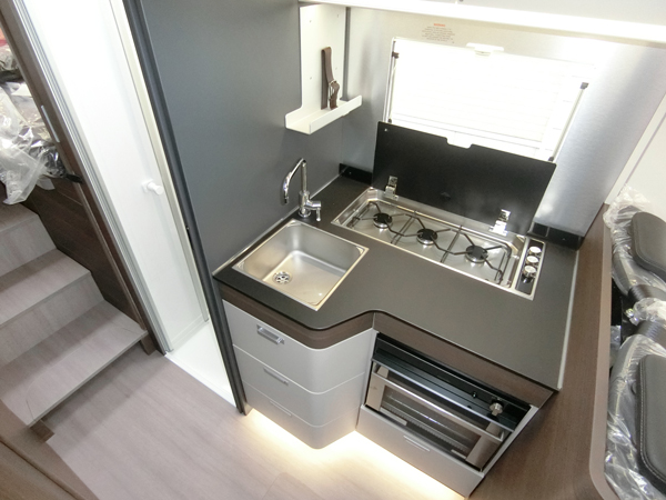 ADRIA　Matrix　Supreme　670SL