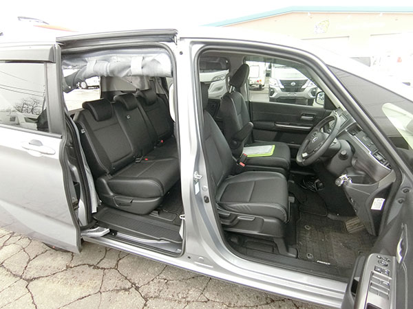 フリードハイブリッド